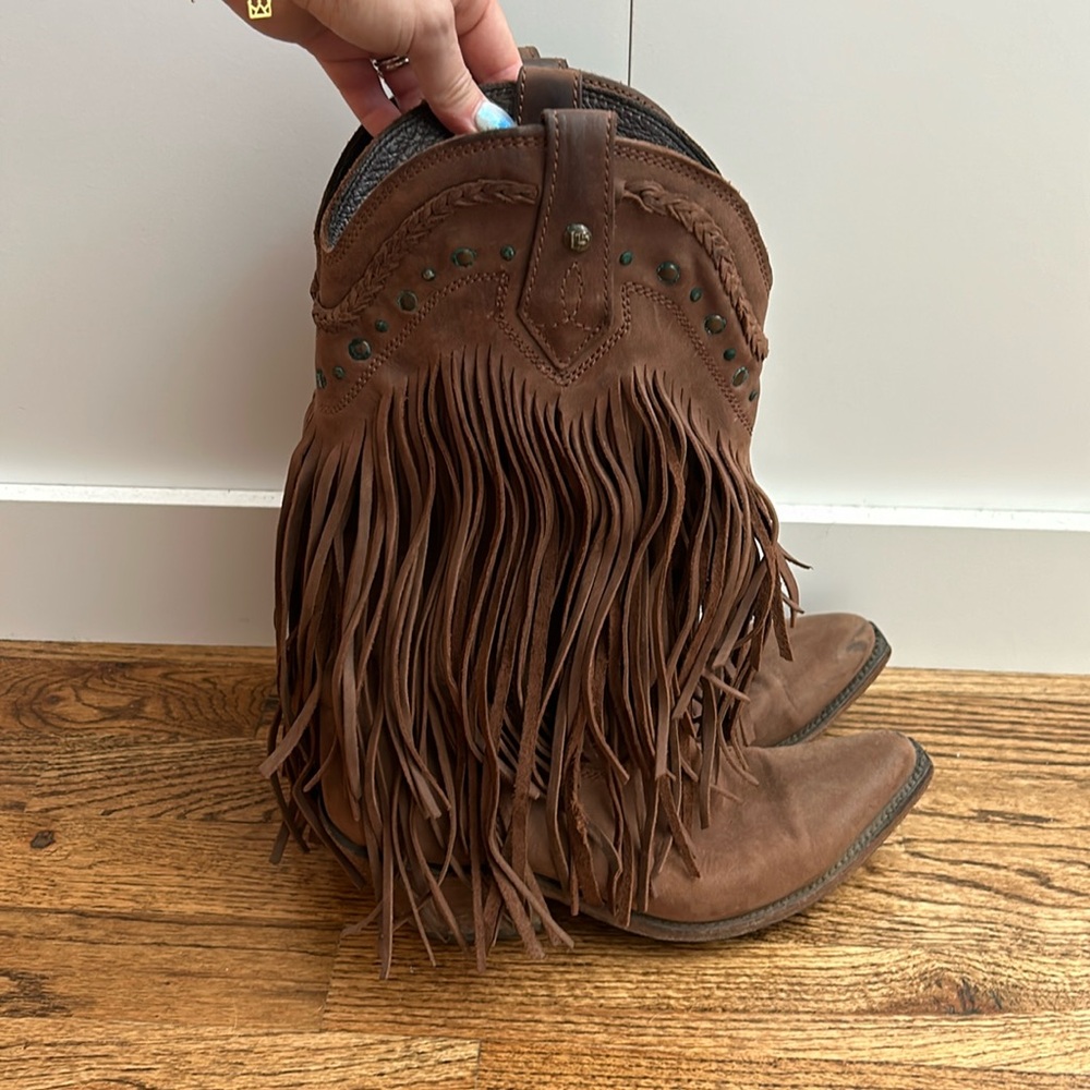 Liberty brown cowboy boots with fringe 8.5